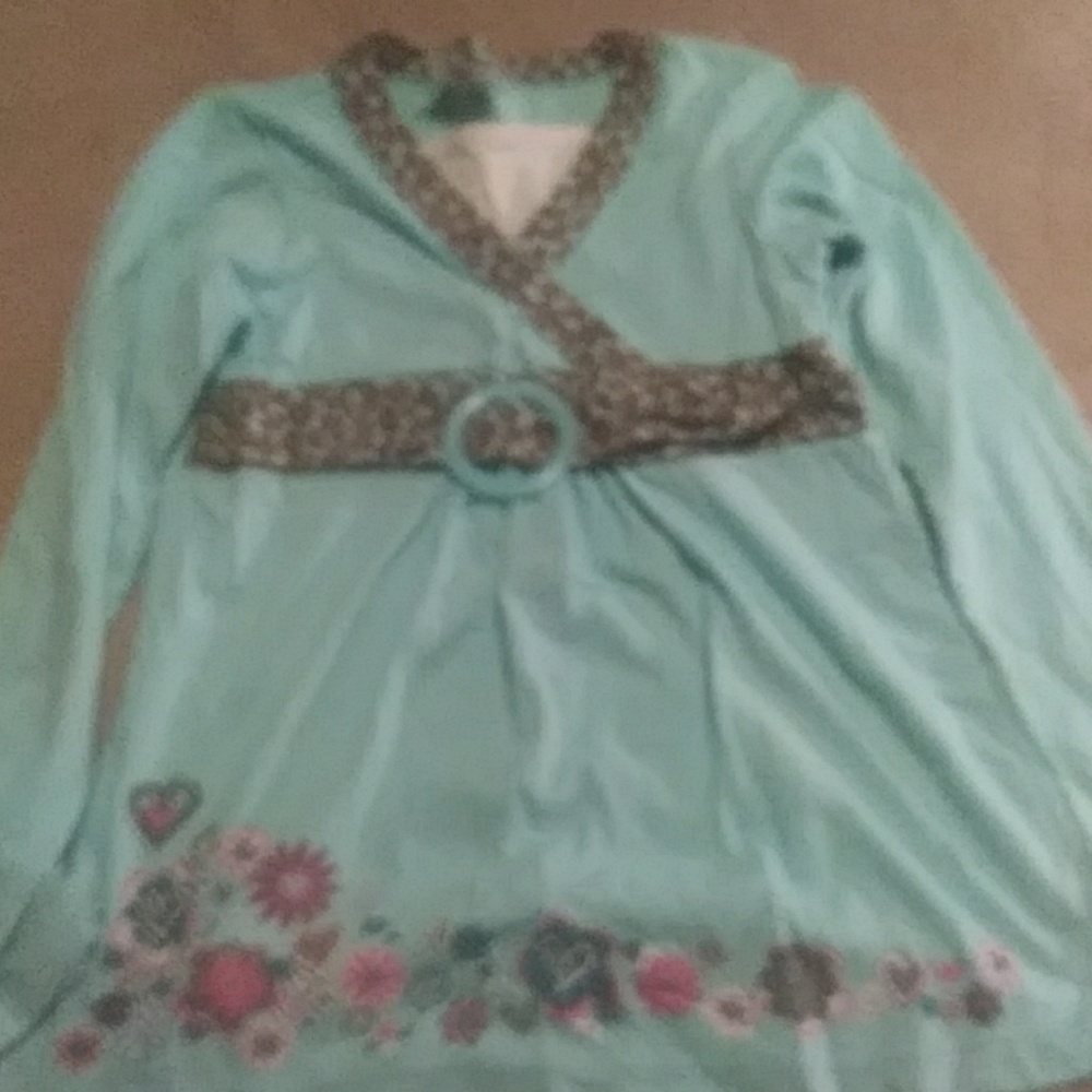 Girls long sleeved tee